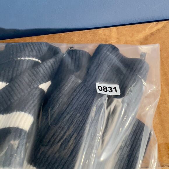 Ann Taylor Tunic Style Shirt Woman's XS VINTAGE Made in Hong Kong Navy Stripe - Picture 11 of 11